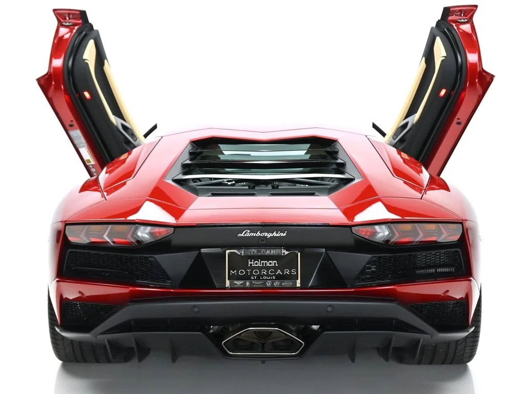 Used 2018 Maroon Lamborghini  image 30