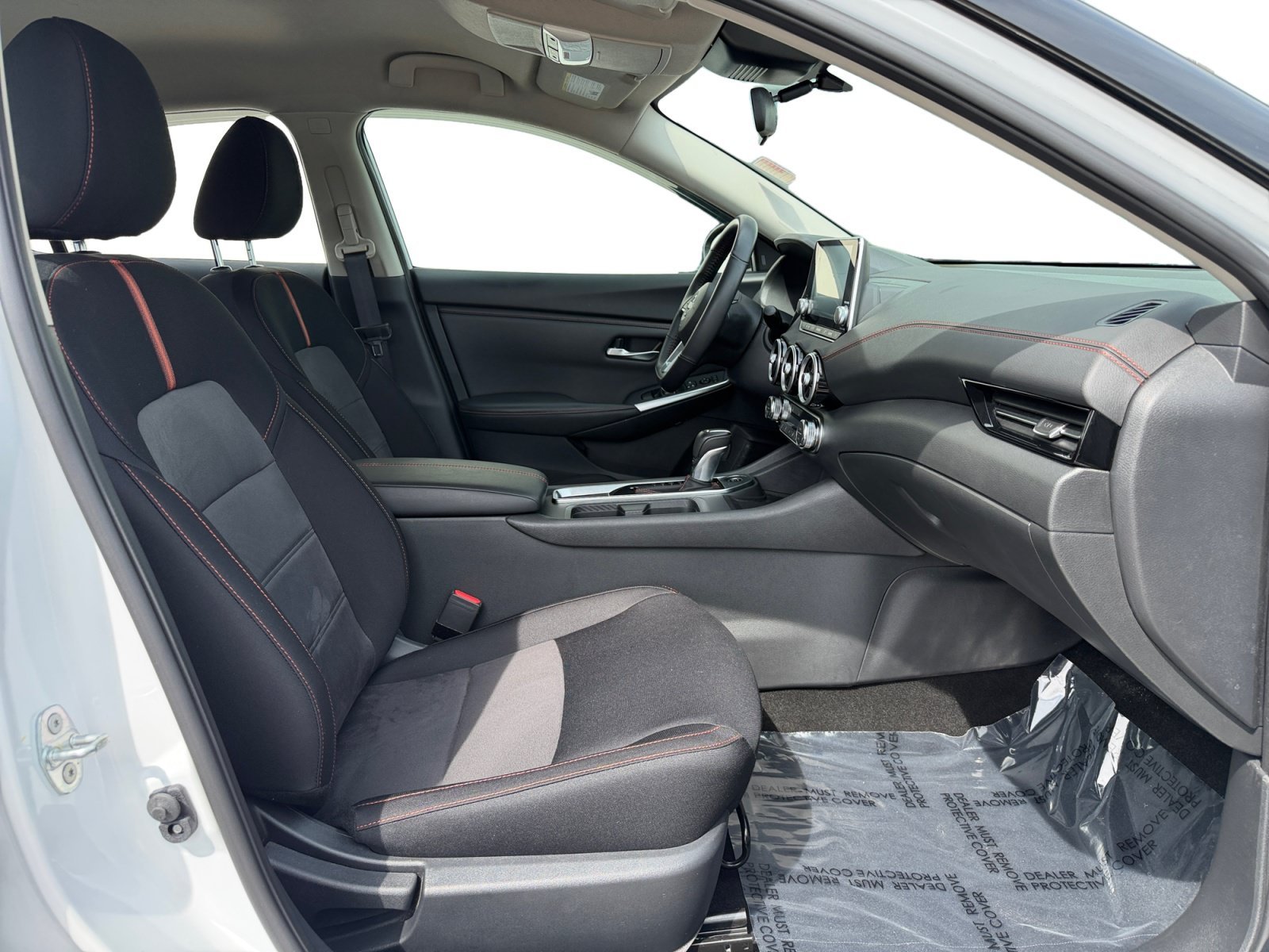 Used 2024 Aspen White Tricoat/Super Black Nissan SR image 27
