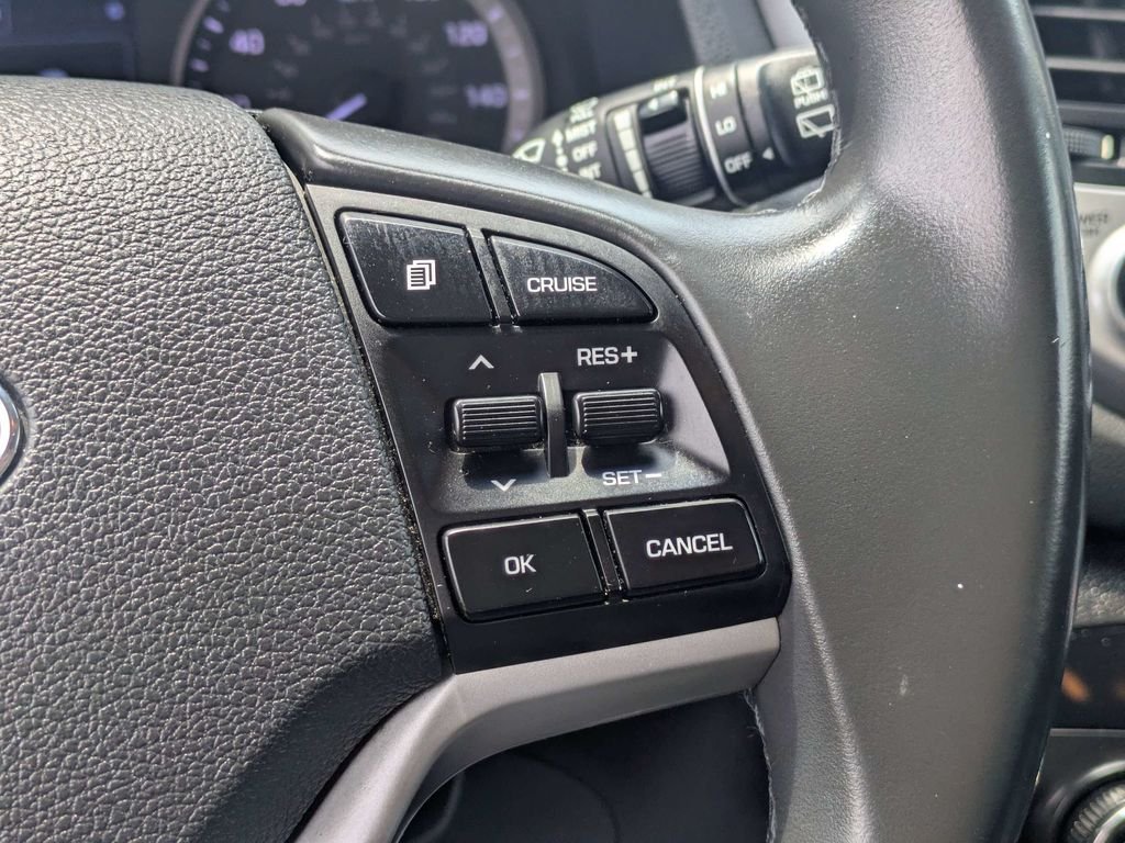 Used 2018 Red Hyundai SEL Plus image 26