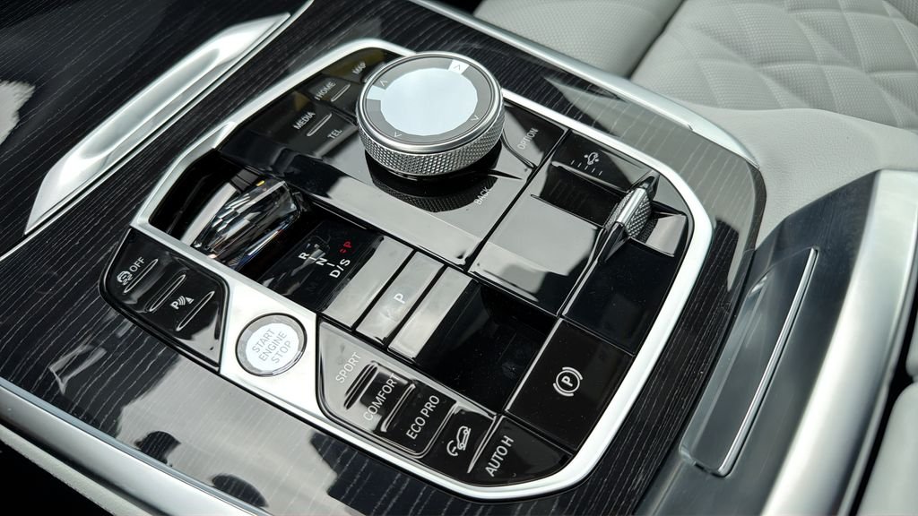 New 2026 Brooklyn Grey Metallic BMW xDrive40i image 15