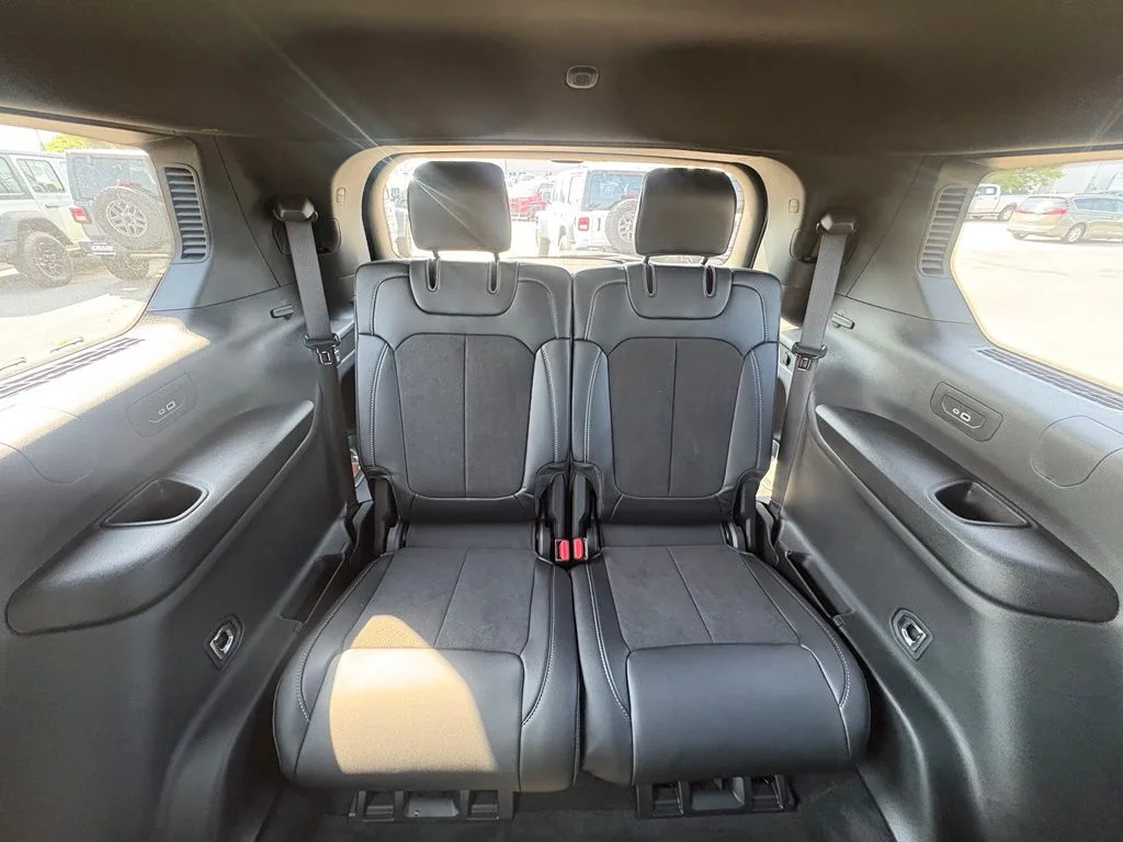 New 2026 Silver Zynith Exterior Paint Jeep Altitude image 28