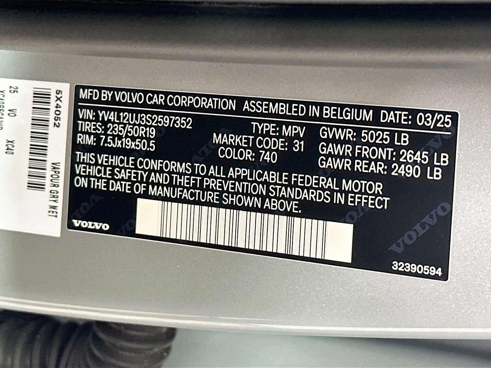 Certified Used 2025 Vapour Grey Volvo Core image 30