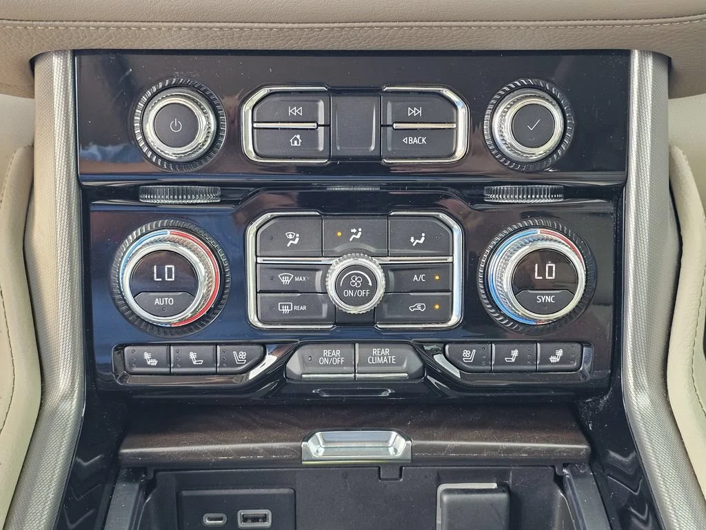 Used 2023 Onyx Black GMC Denali image 31