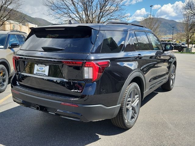 New 2026 Agate Black Metallic Ford ST-Line image 3