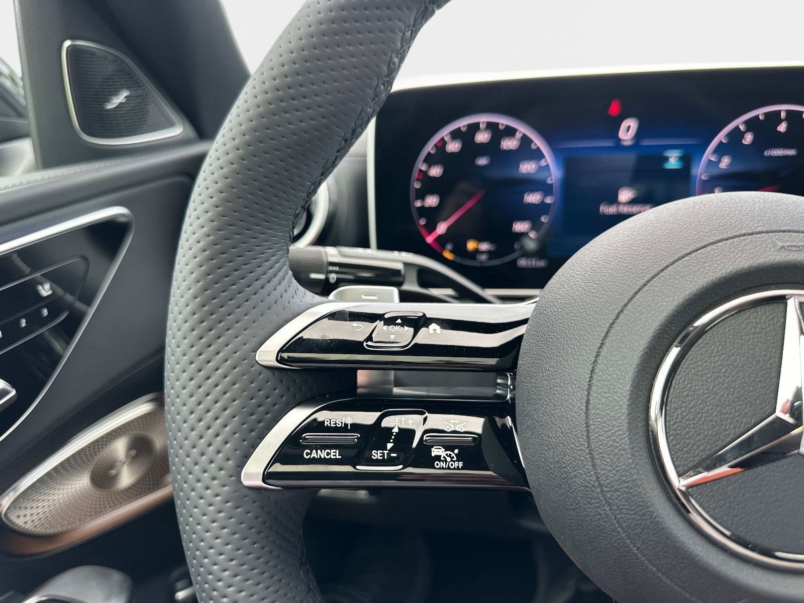 2025 Mercedes-Benz C-Class Sedan C 300 - Photo 28