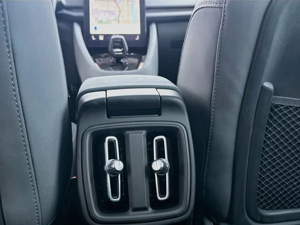 Used 2024  Polestar Long Range Dual Motor image 29