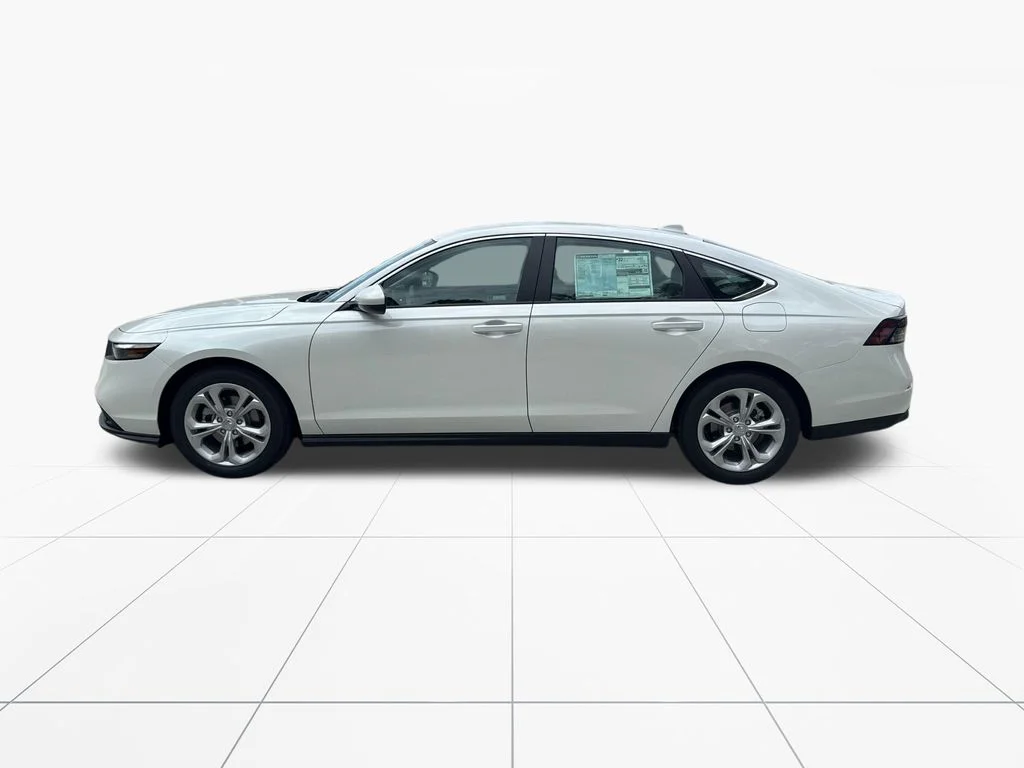 Used 2026 Platinum White Pearl Honda LX image 4