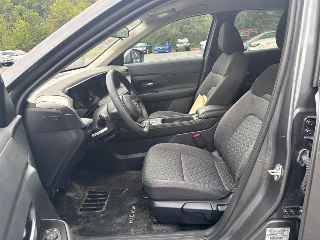 Used 2025 Gray Nissan SV image 5
