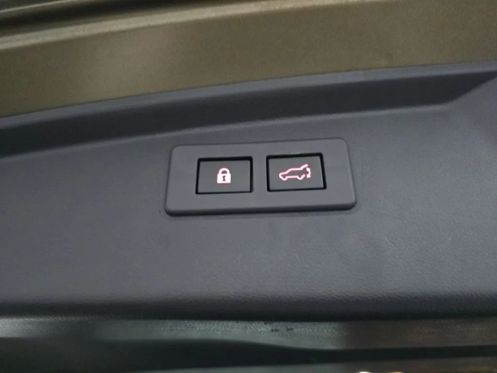 Used 2020 Brown Subaru Premium image 13