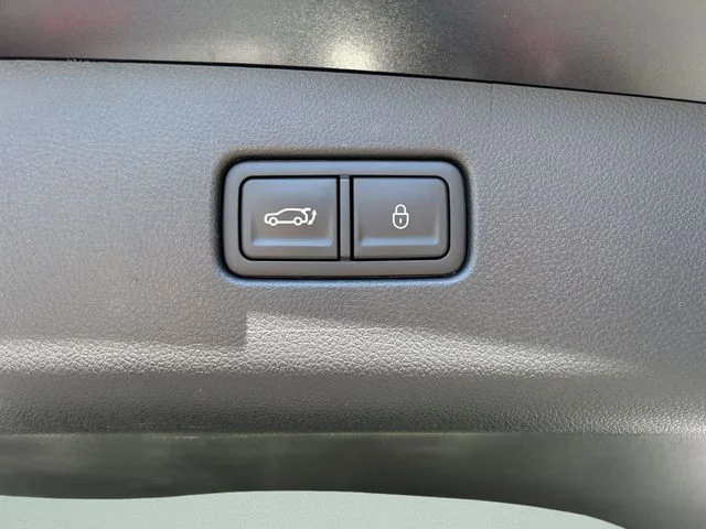 Used 2026 Black Genesis 2.5T Select image 16
