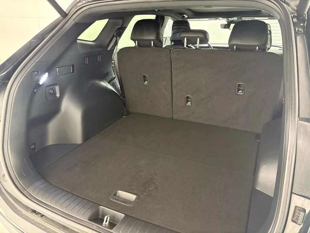 Used 2025 Black Kia X-Line image 18