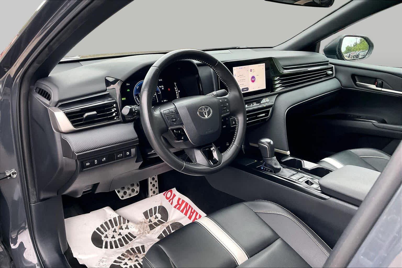 Used 2025 Underground Toyota SE image 17