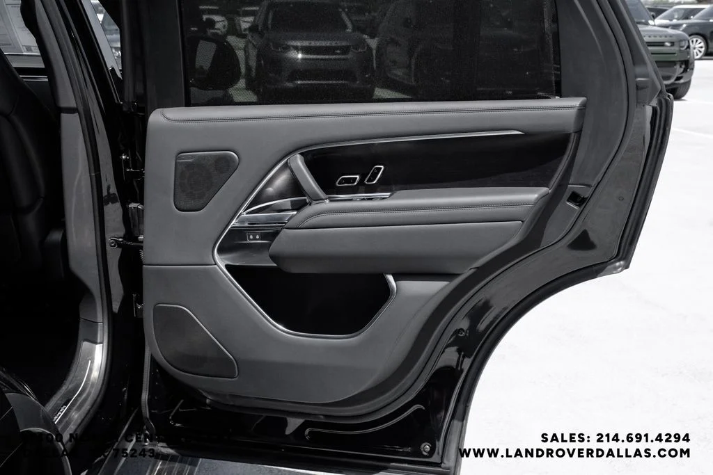 Used 2023 Black Land Rover Autobiography image 53