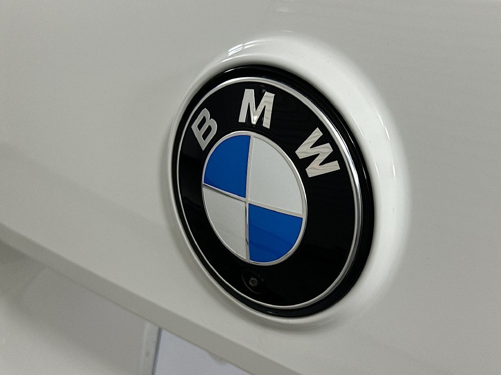 Used 2026 Alpine White BMW xDrive45 image 22