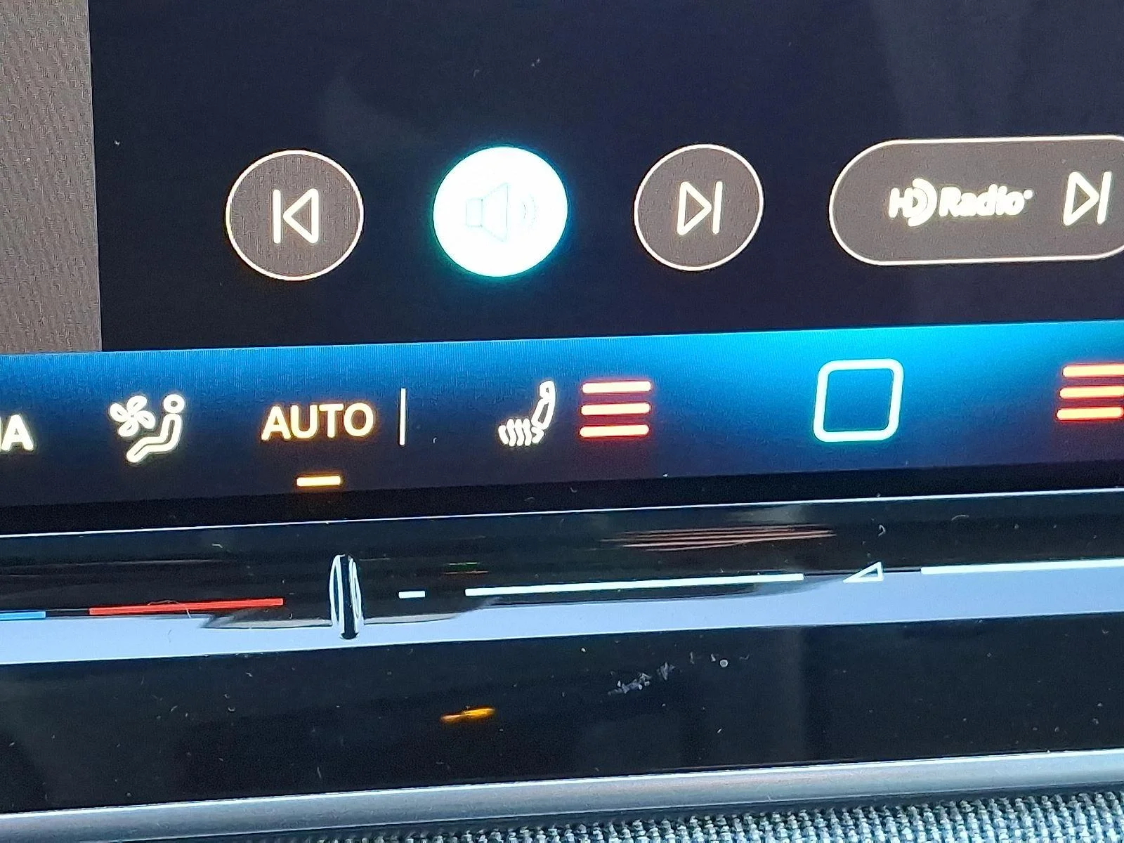New 2026 0Q0Q/PUREWHITE Volkswagen S image 17