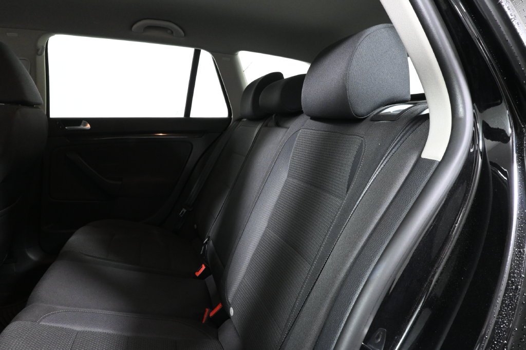 Used 2013 Black Volkswagen 2.5L S image 6