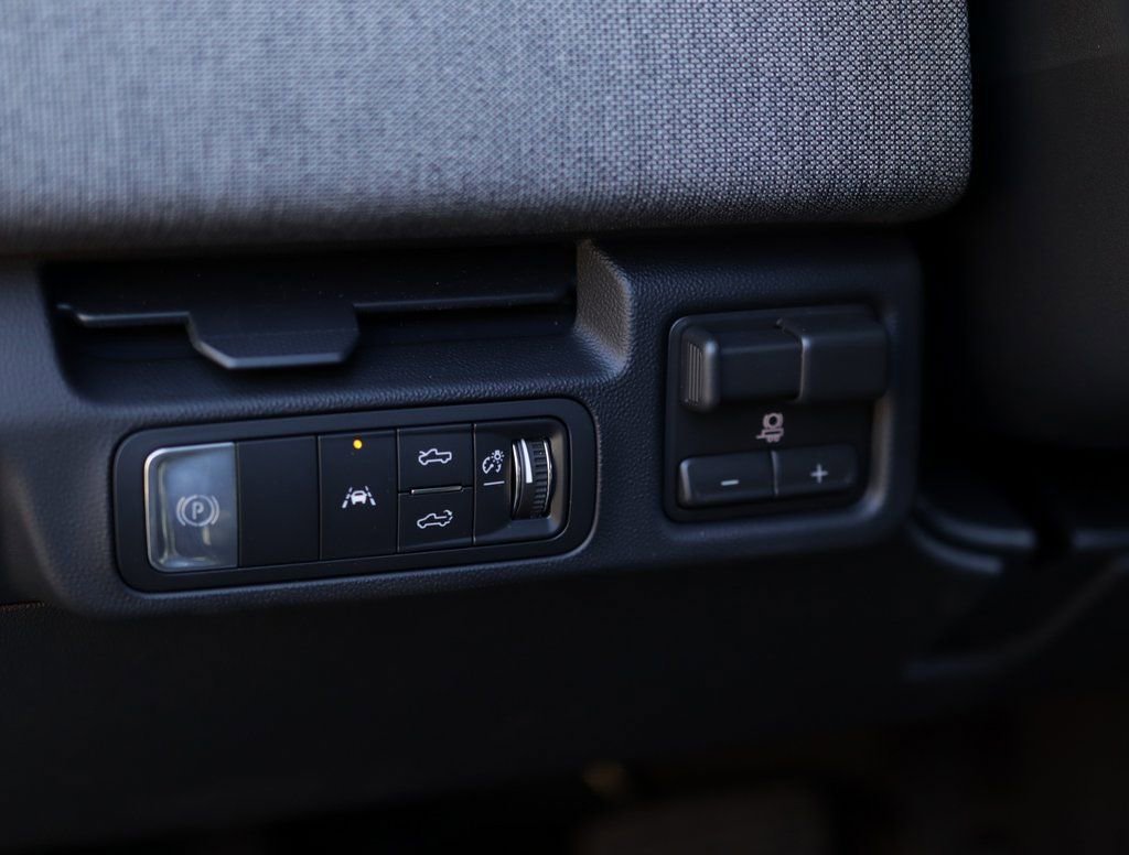 2026 GMC Sierra EV Elevation - Photo 10