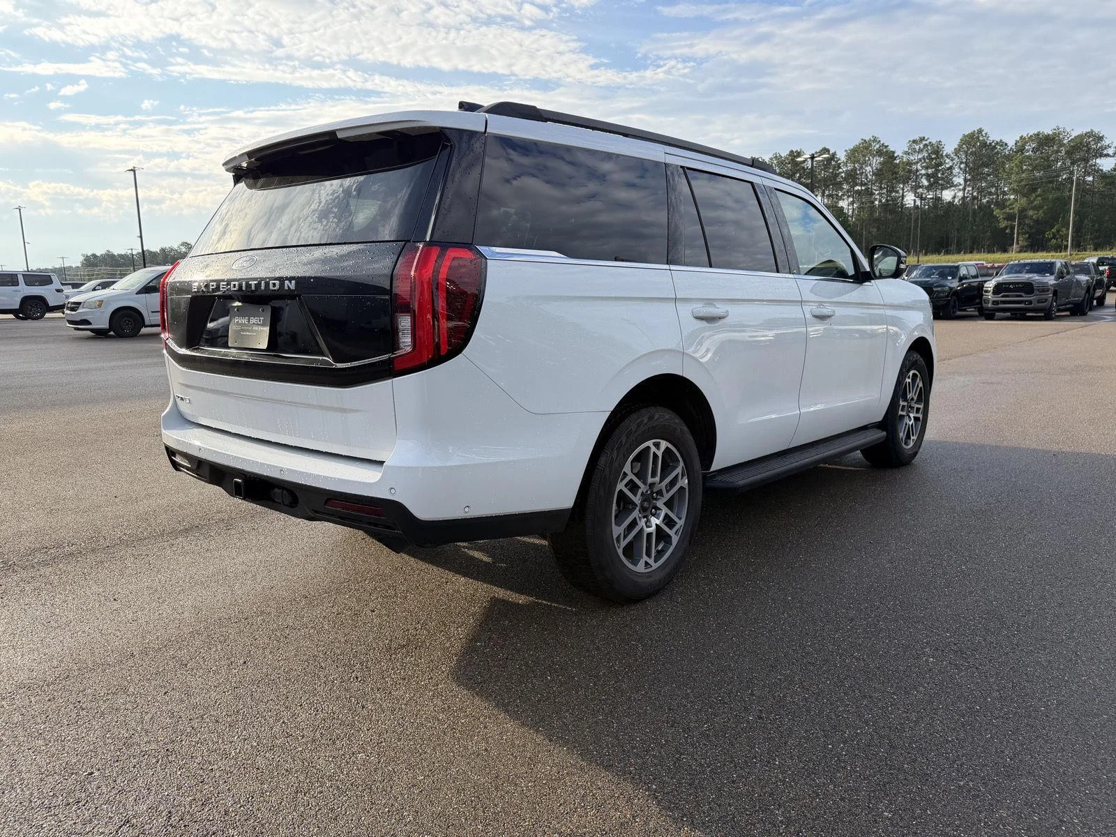 Used 2025 Oxford White Ford Active image 6