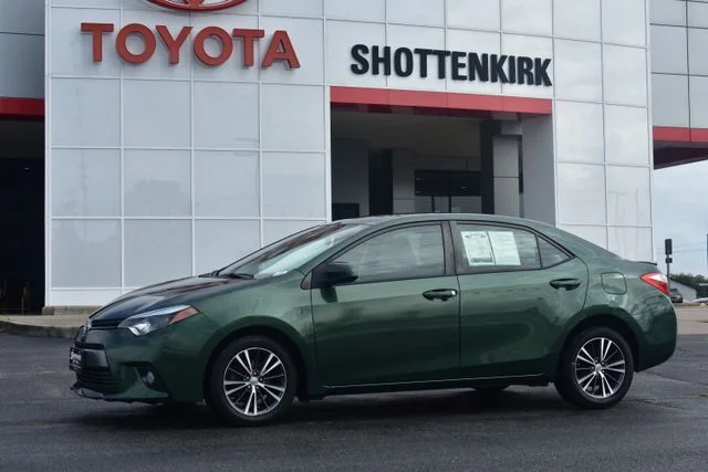 Used 2016 Green Toyota LE Plus image 1