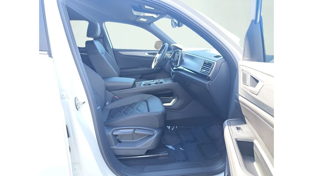 New 2026 White/off-white Volkswagen 2.0T SE image 14