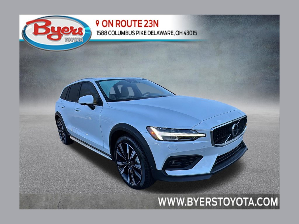 2025 Volvo V60 Cross Country