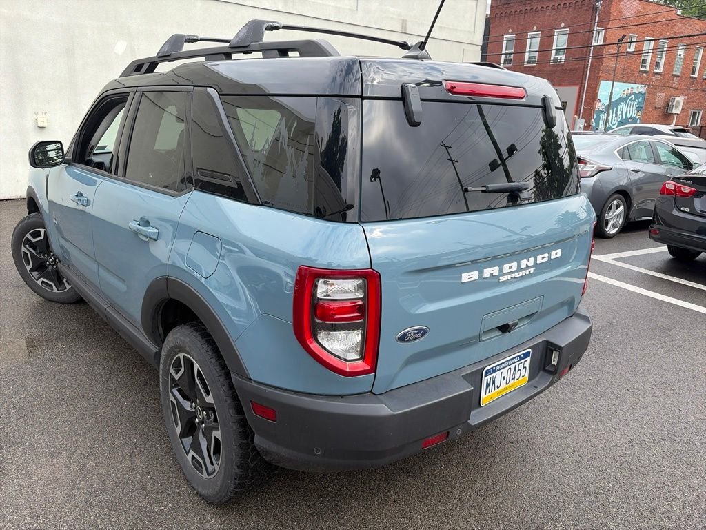Used 2022  Ford Outer Banks image 2