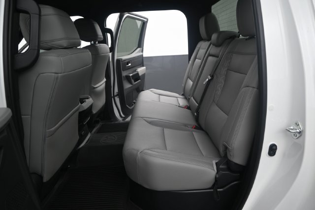 Used 2025 Wind Chill Pearl Toyota Limited image 12