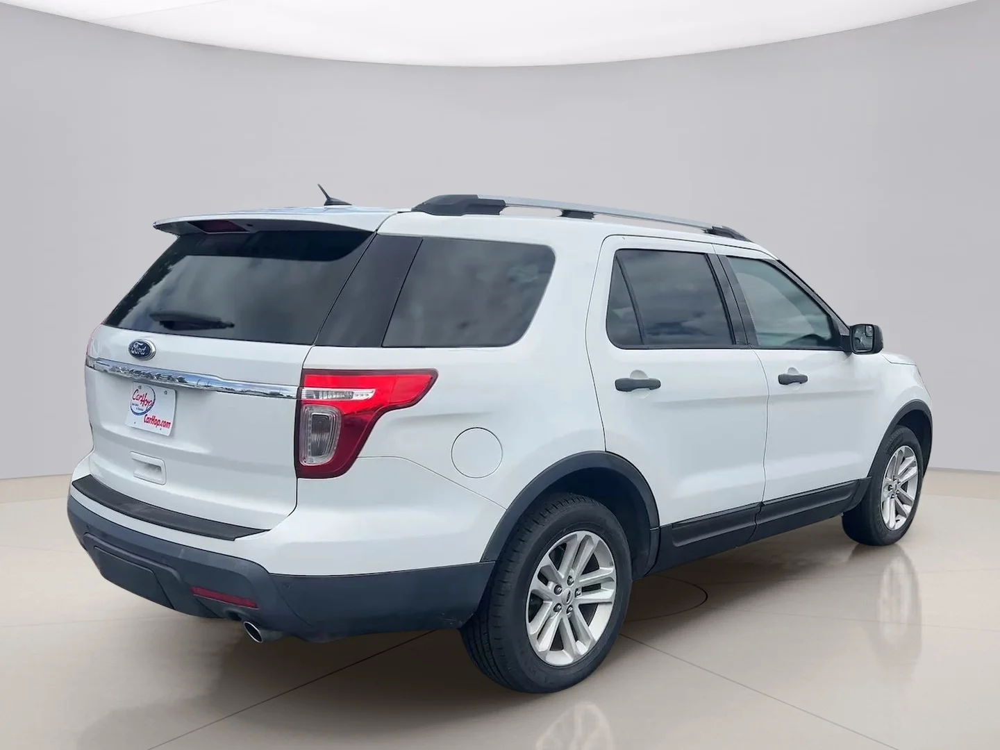Used 2015 White Ford 4WD image 5
