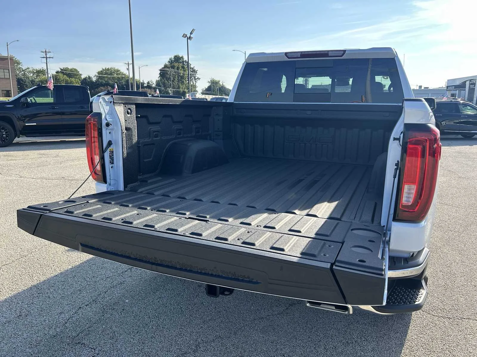 2026 GMC Sierra 1500 SLT - Photo 27