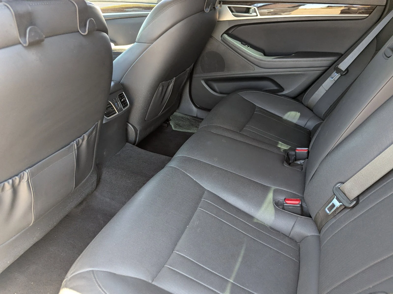 Used 2018 Victoria Black Genesis 3.8L image 22