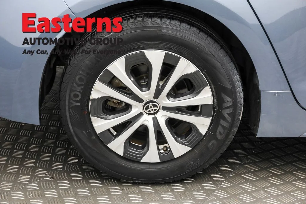 Used 2020 Gray Toyota LE image 28