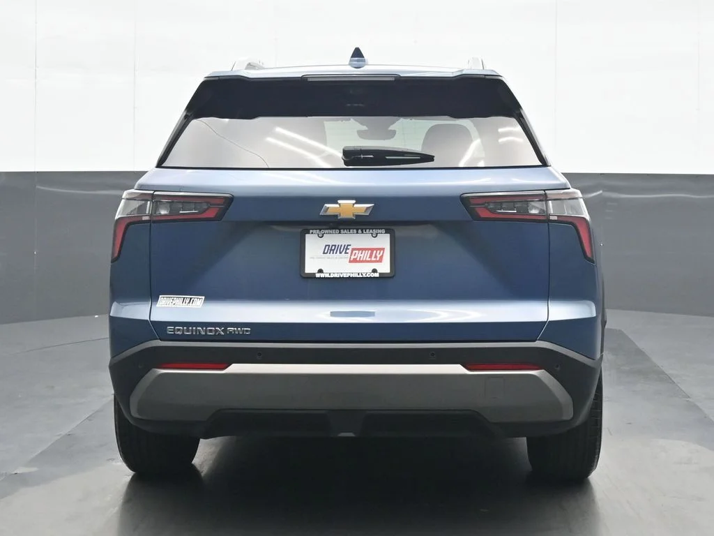 Used 2025 Blue Chevrolet LT image 5