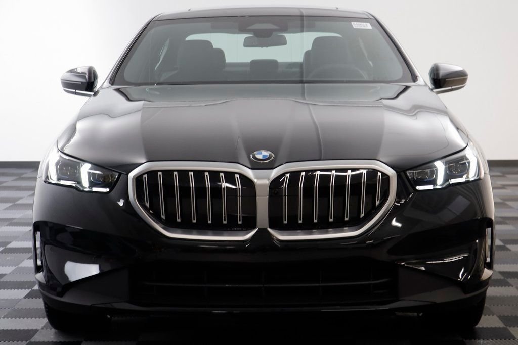 New 2026 Black Sapphire Metallic BMW 530i xDrive image 21