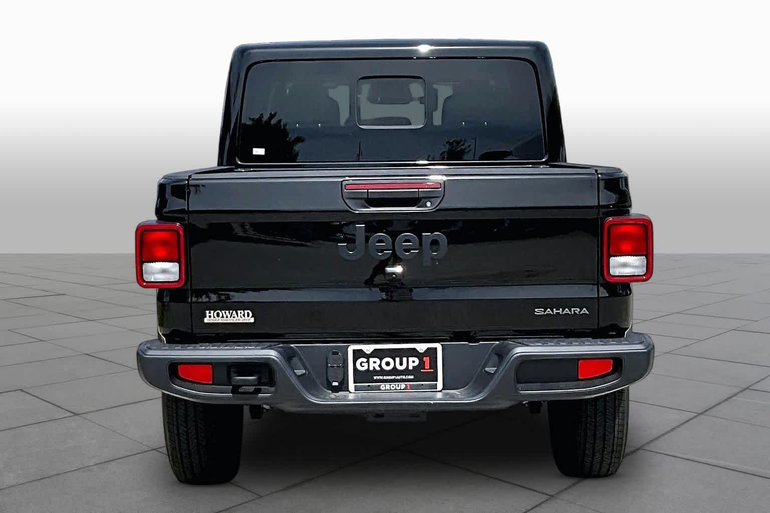 New 2026 Black Clear-Coat Exterior Paint Jeep Sahara image 5