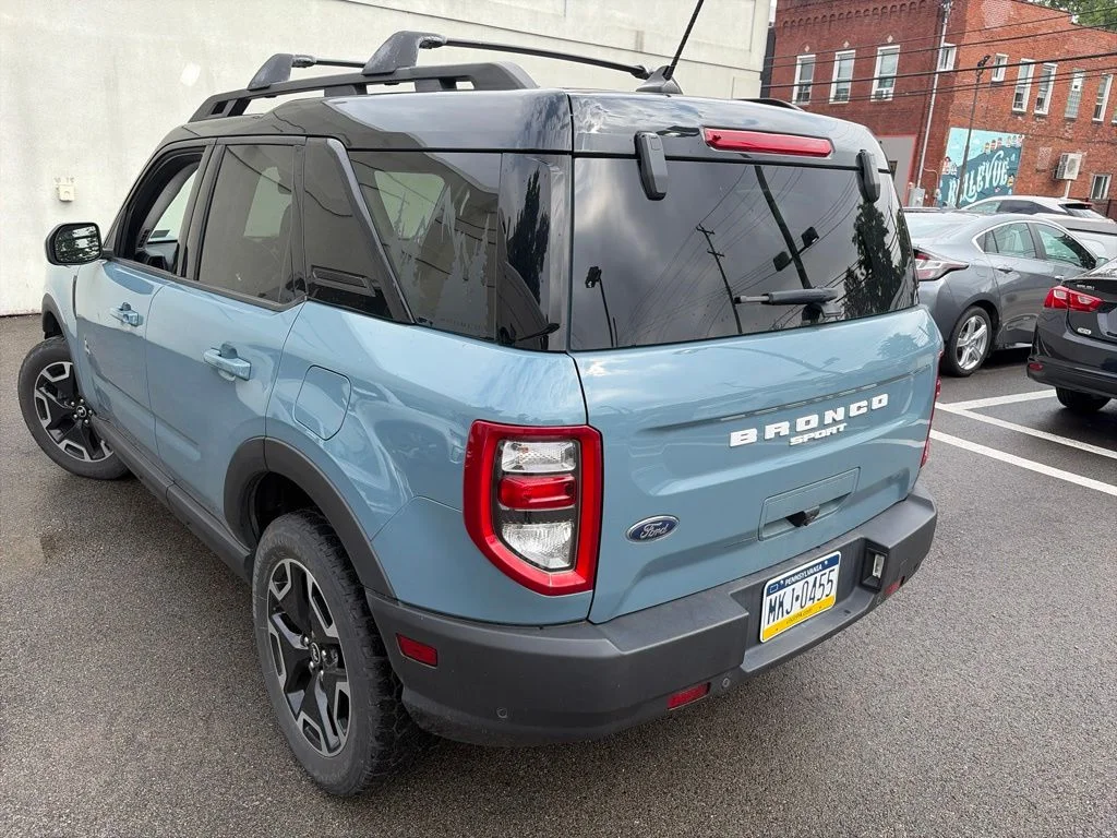Used 2022  Ford Outer Banks image 2