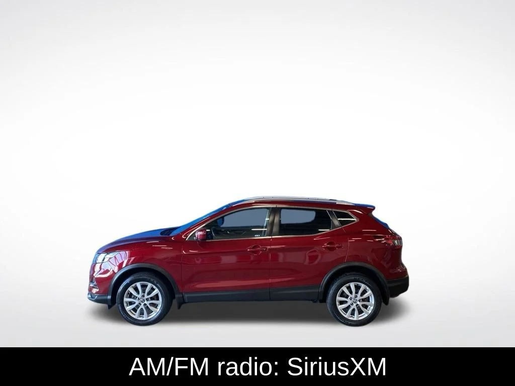 Used 2022 Red Nissan SV image 4