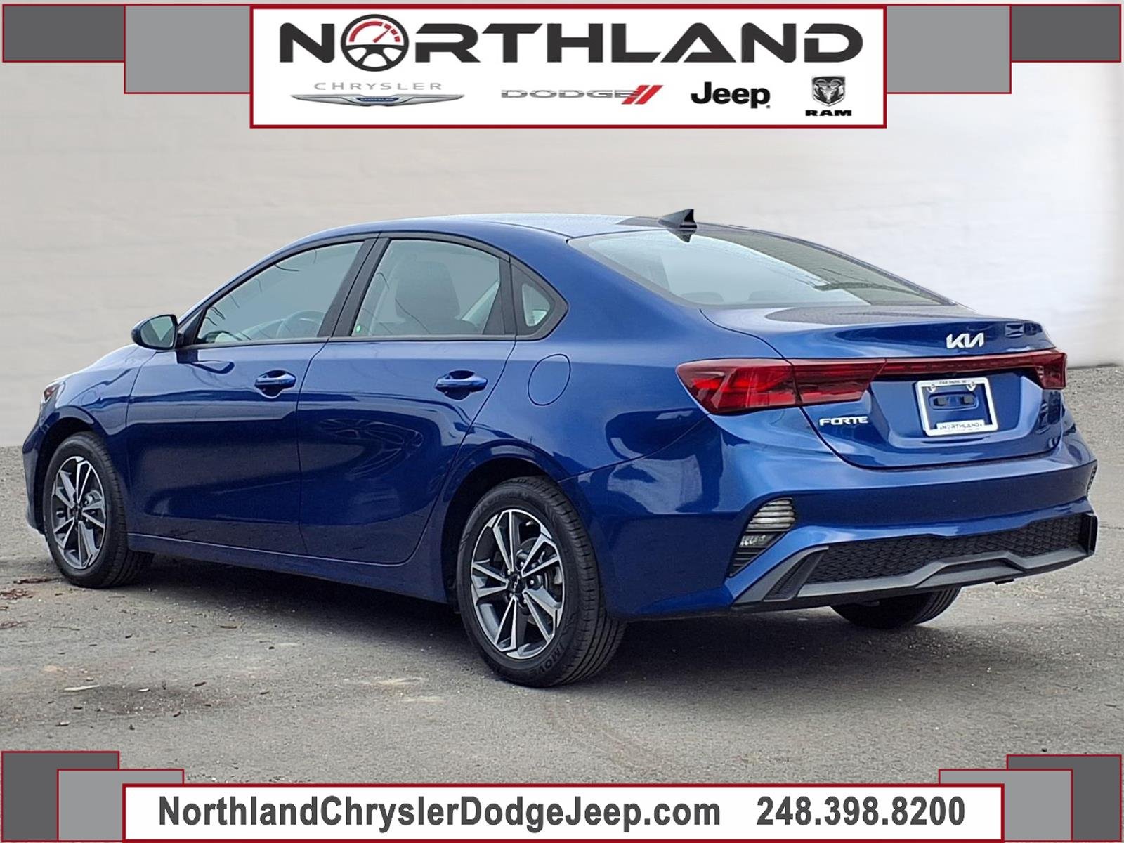 Used 2024 Kia Forte LXS with VIN 3KPF24AD0RE699924 for sale in Oak Park, MI
