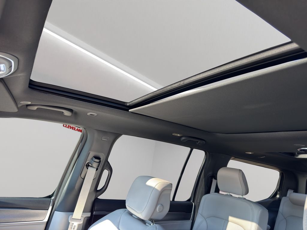 New 2026 Fathom Blue Pearlcoat Jeep Base image 5