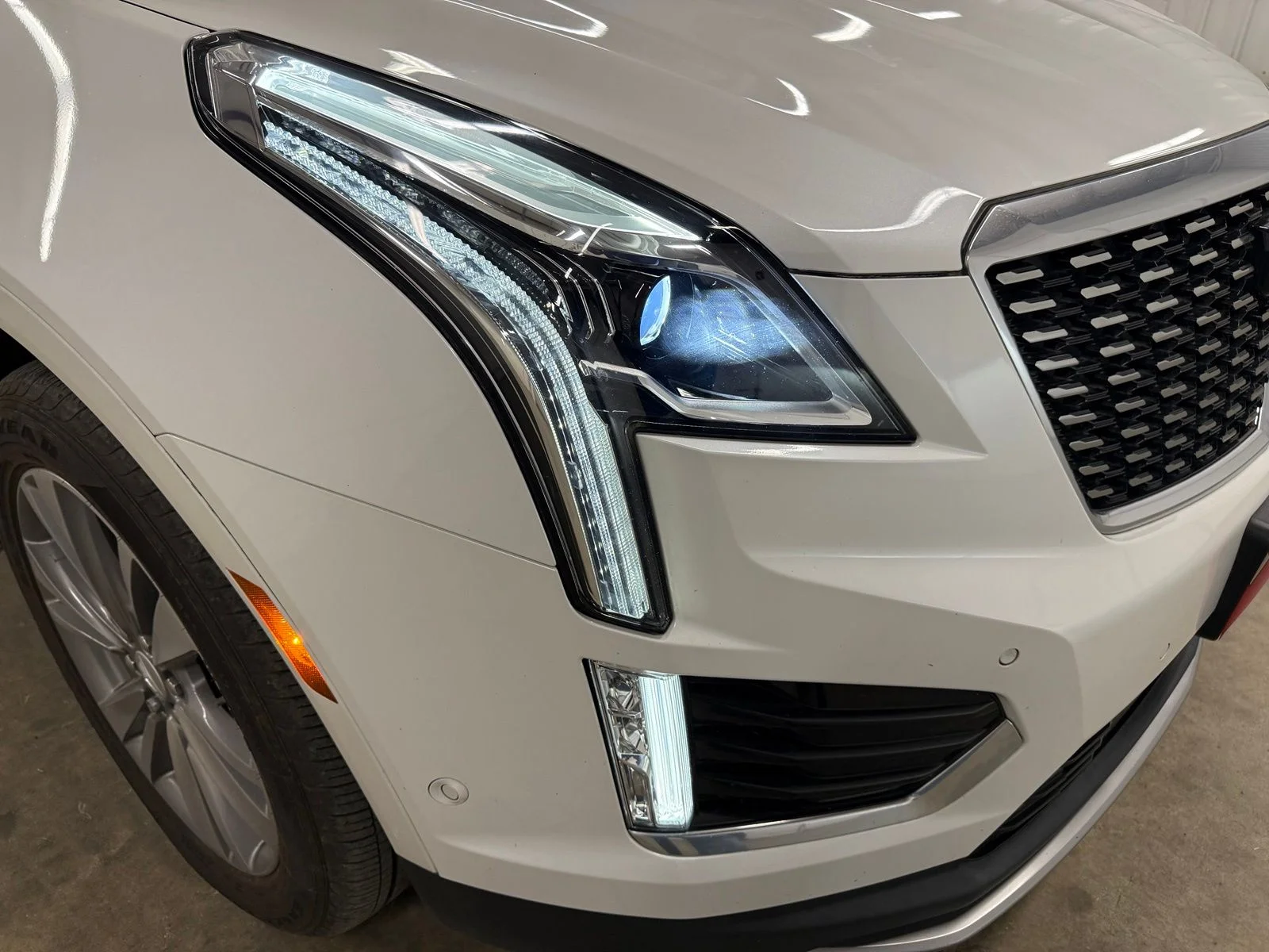 Used 2022 White Cadillac Premium Luxury image 4