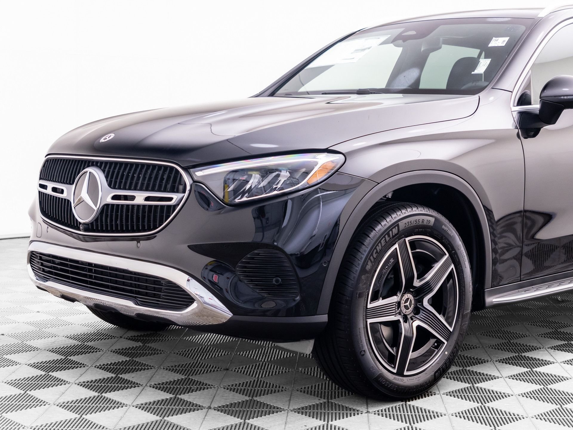 New 2027 Black Mercedes-Benz GLC 300 image 37