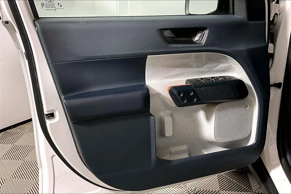 Used 2024 Oxford White Ford XLT image 18