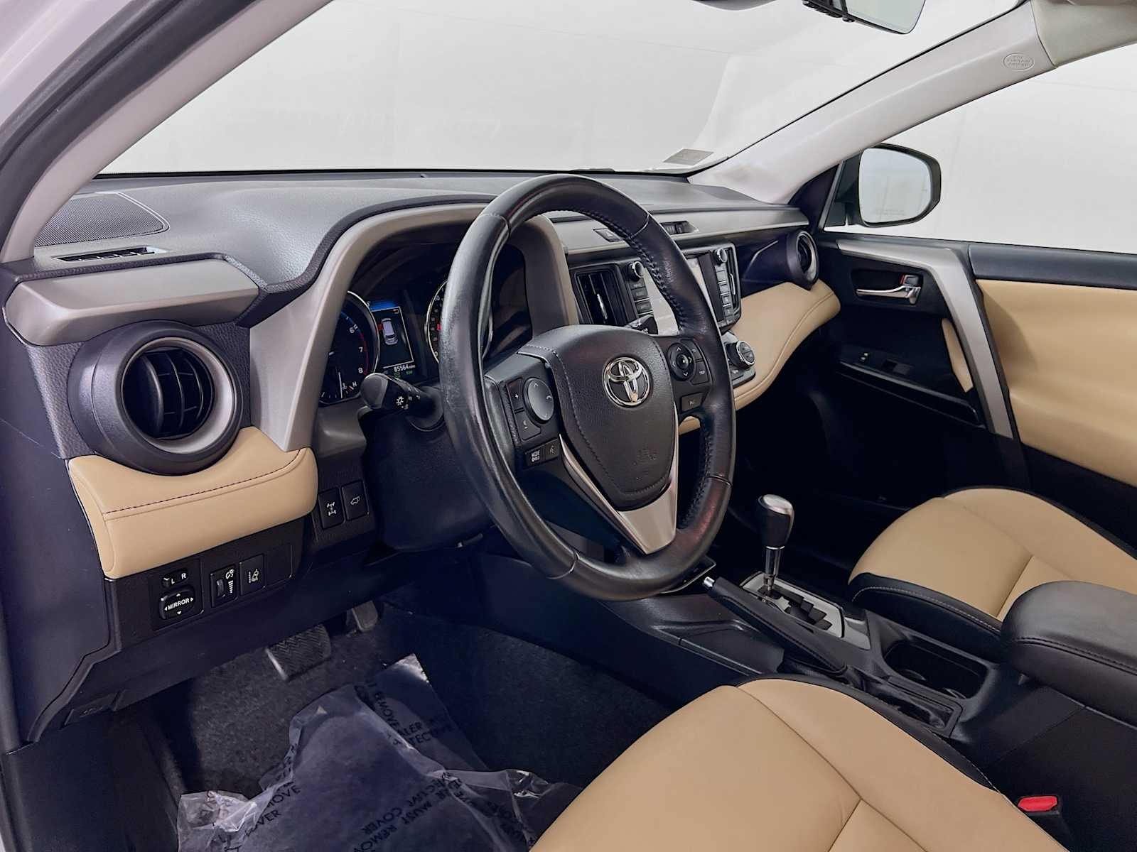 Used 2017 Blizzard Pearl Toyota Limited image 9