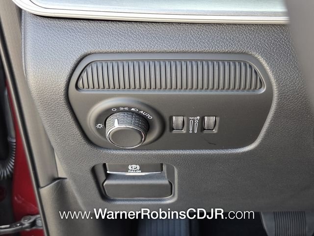 New 2026 Velvet Red Pearl-Coat Exterior Paint Jeep  image 32