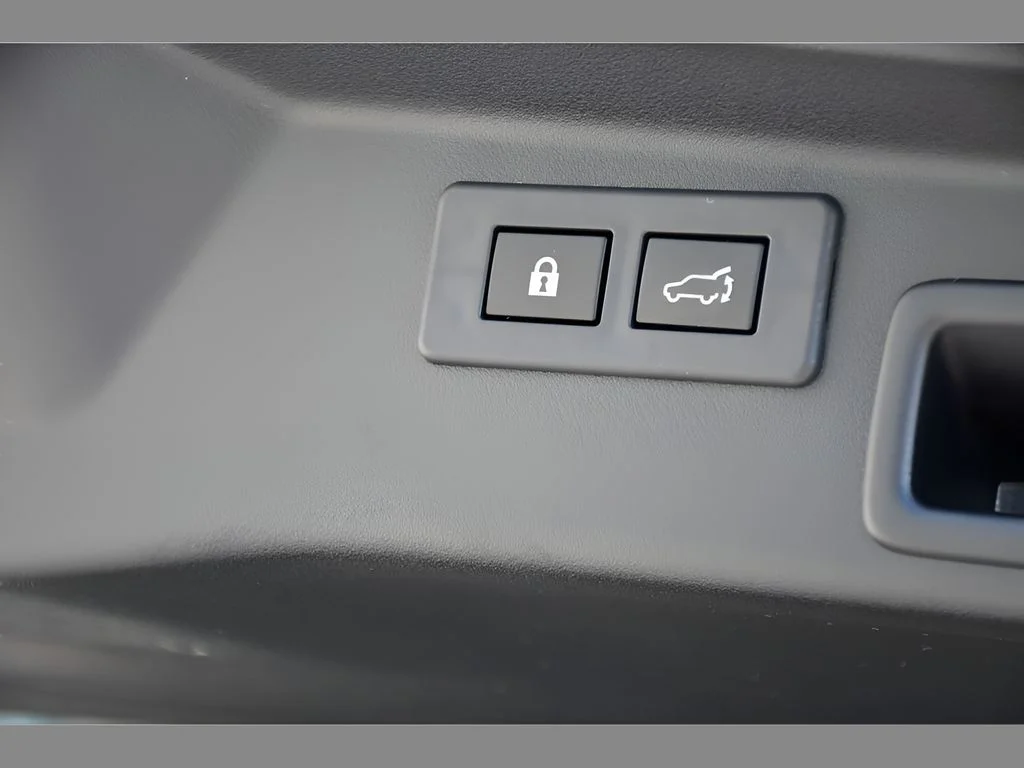 New 2026 CRYSTAL WHITE PEARL Subaru Premium image 20