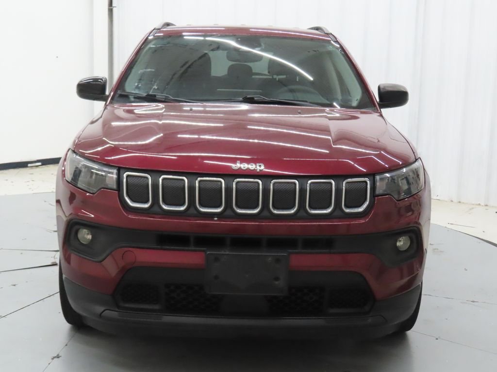 Used 2022 Red Jeep Latitude image 7