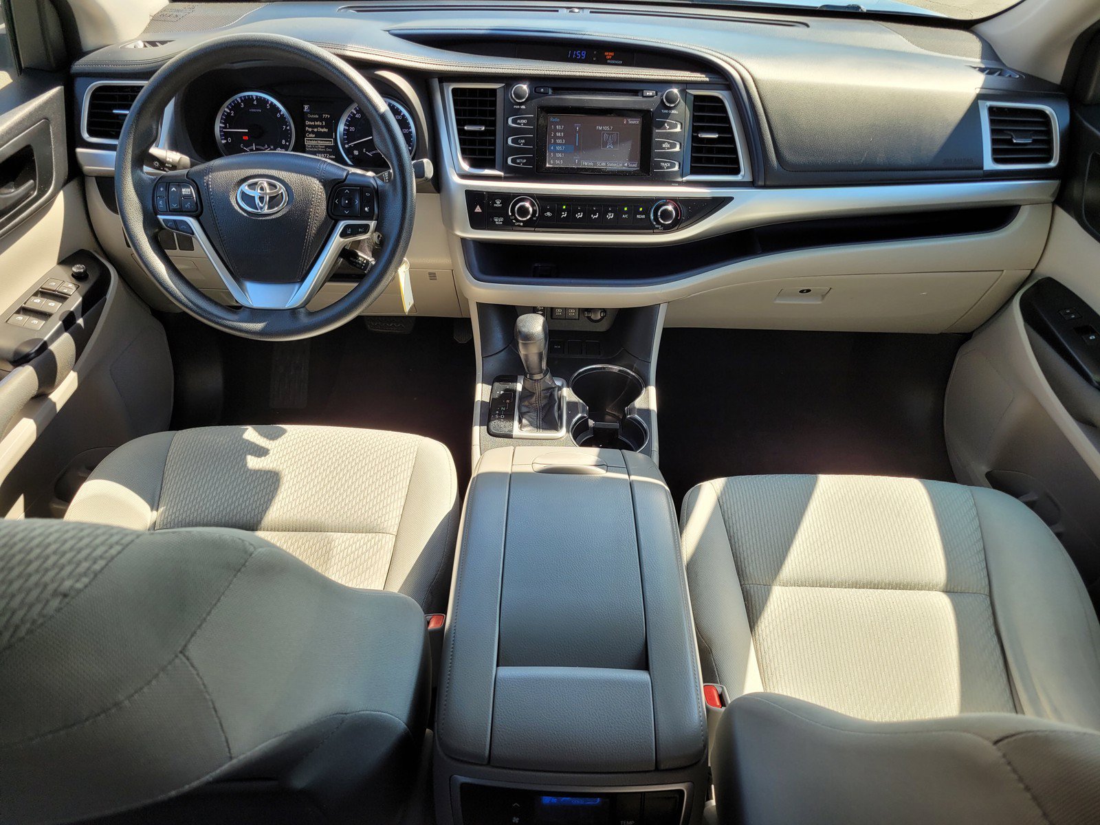 Used 2017  Toyota LE image 14