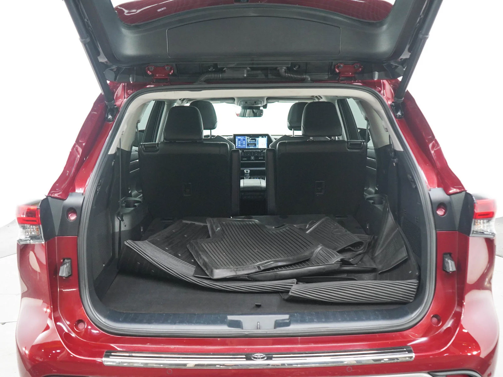 Used 2022 Red Toyota Platinum image 16