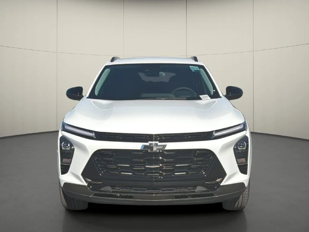 New 2026 Summit White Chevrolet ACTIV image 2