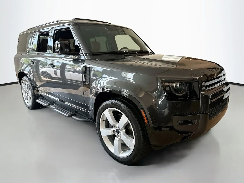 New 2026 Carpathian Gray Premium Metallic Land Rover X-Dynamic SE image 6