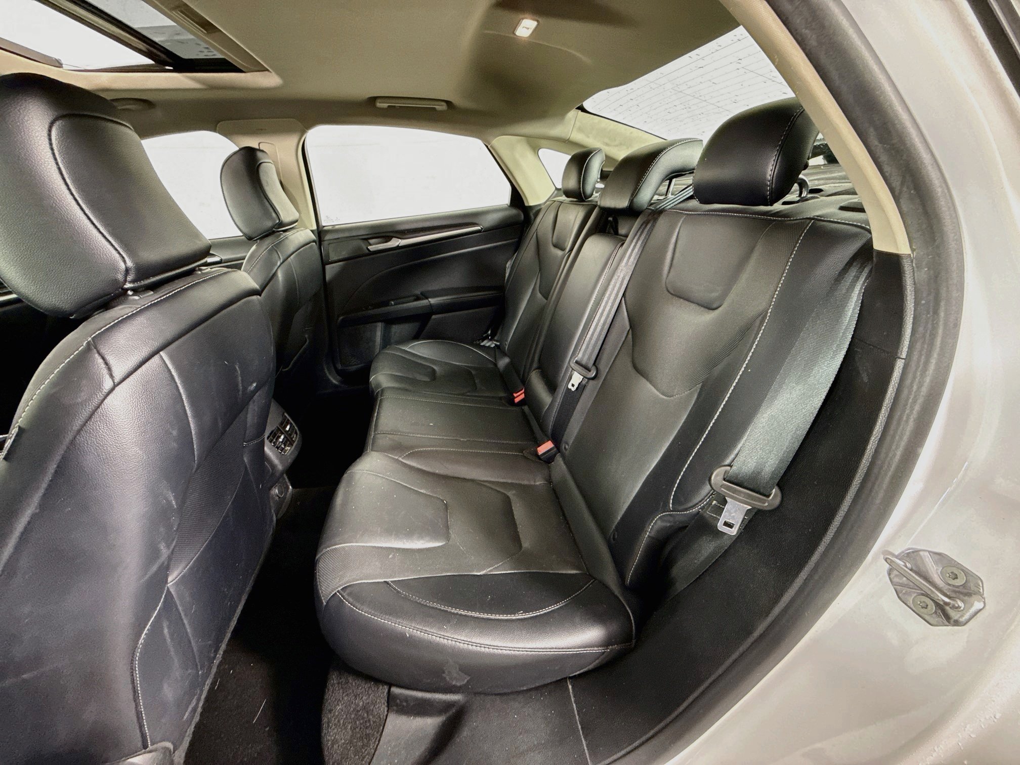 Used 2020 Oxford White Ford Titanium image 26